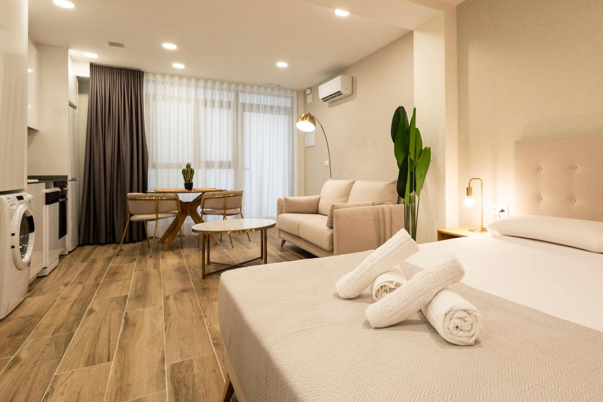 Cortes Suites By Concept Flats Βαλένθια Εξωτερικό φωτογραφία