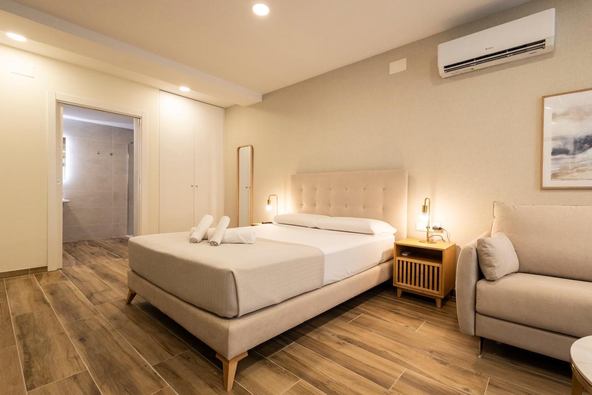 Cortes Suites By Concept Flats Βαλένθια Εξωτερικό φωτογραφία