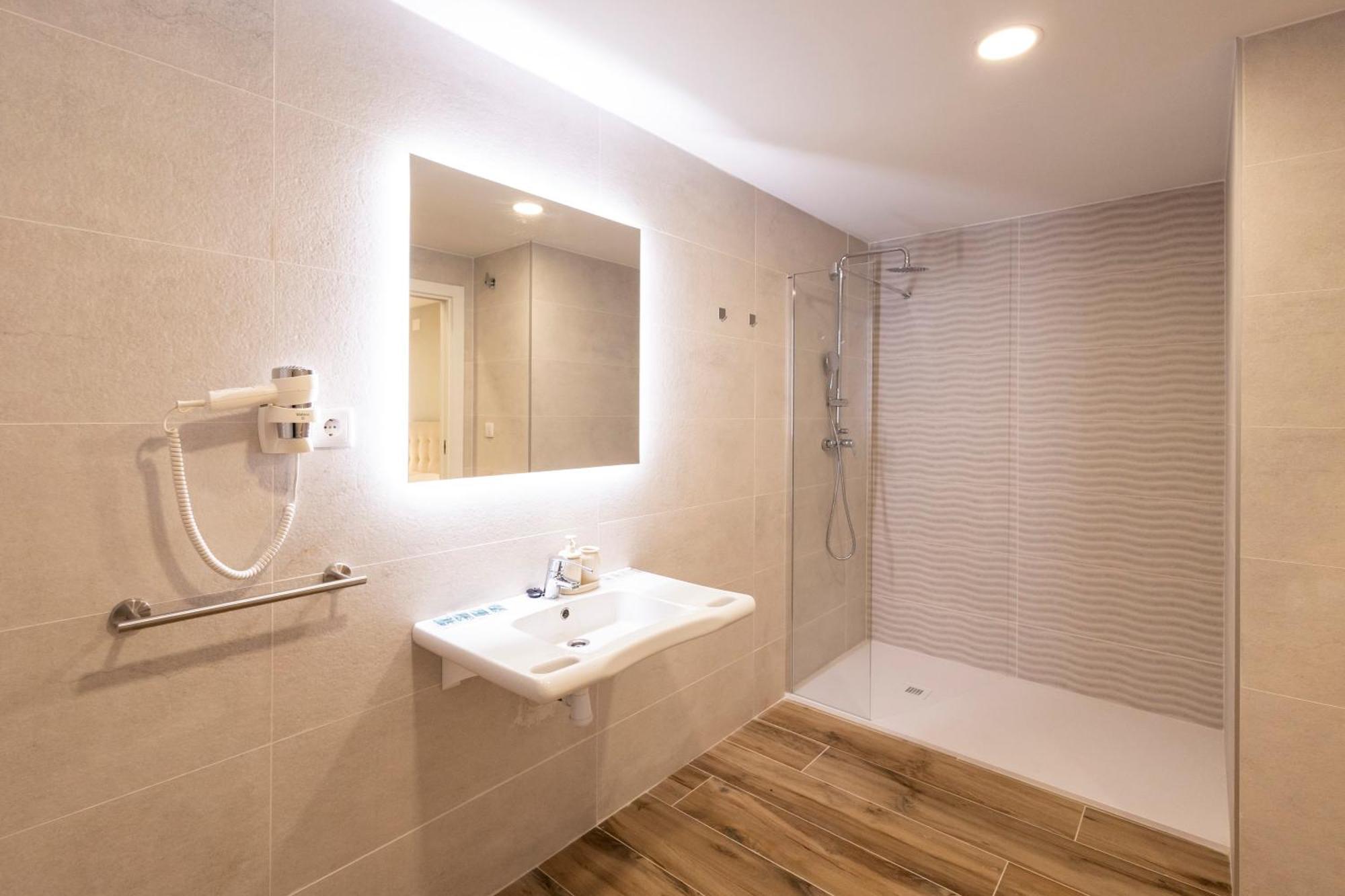 Cortes Suites By Concept Flats Βαλένθια Εξωτερικό φωτογραφία