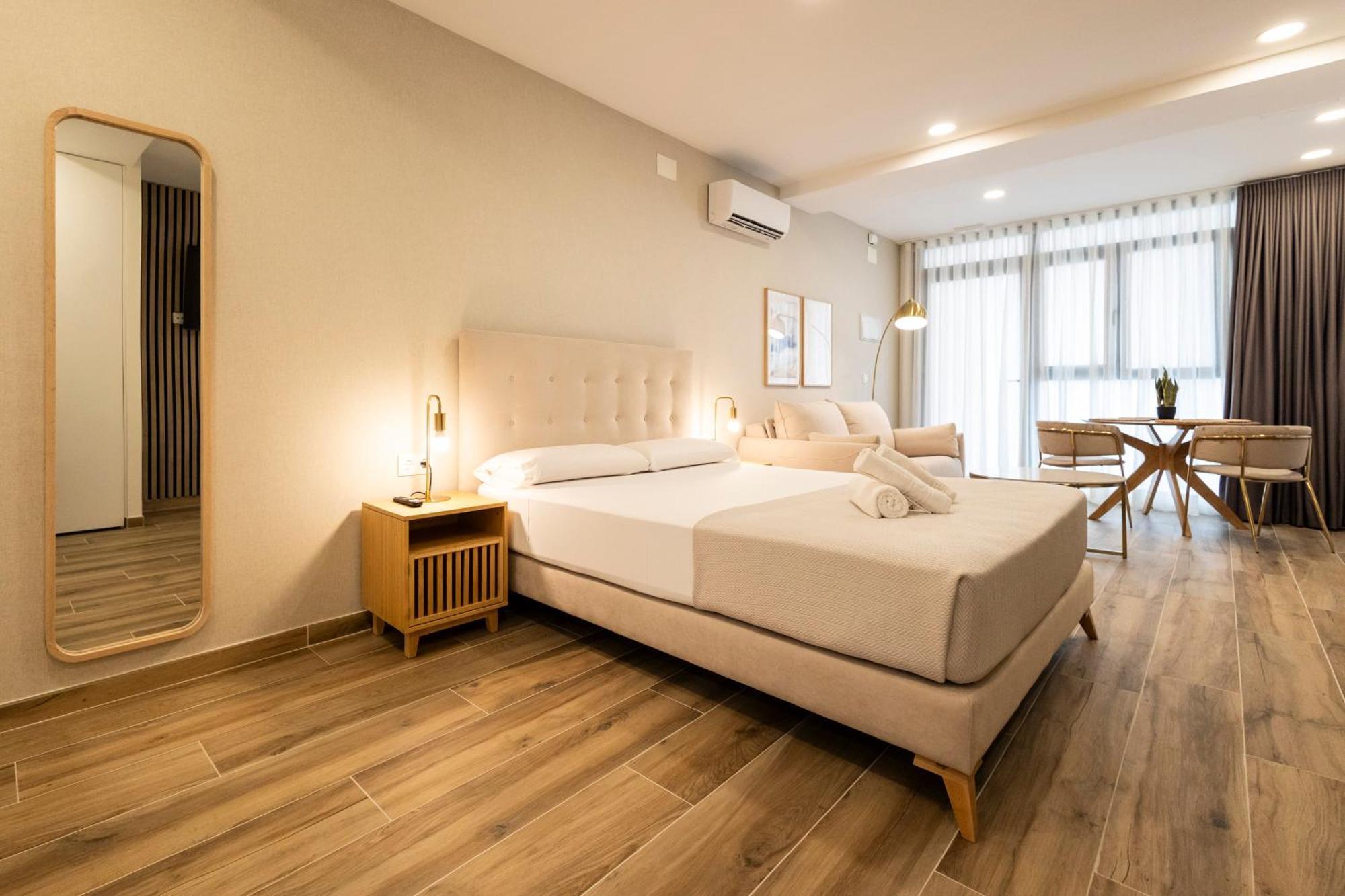 Cortes Suites By Concept Flats Βαλένθια Εξωτερικό φωτογραφία